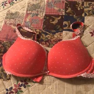 Victoria’s Secret 38D padded bra